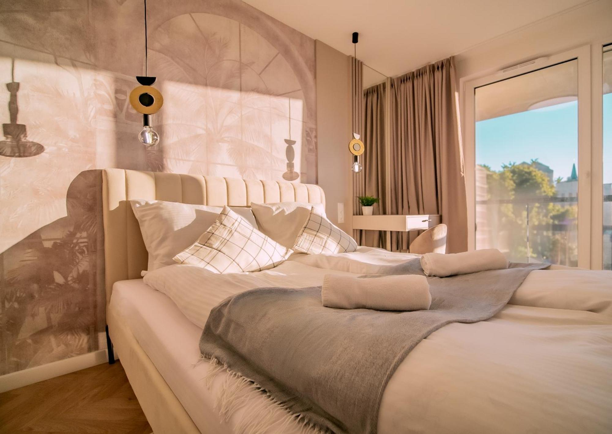 Champion's Bay Apartment
